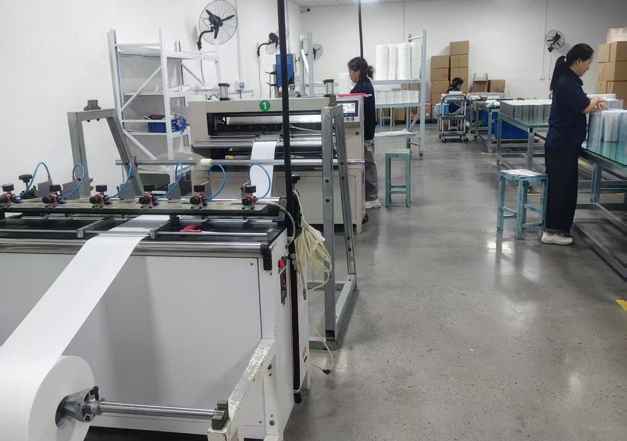 Filter production at the Xinxiang Haijie Machinery plant