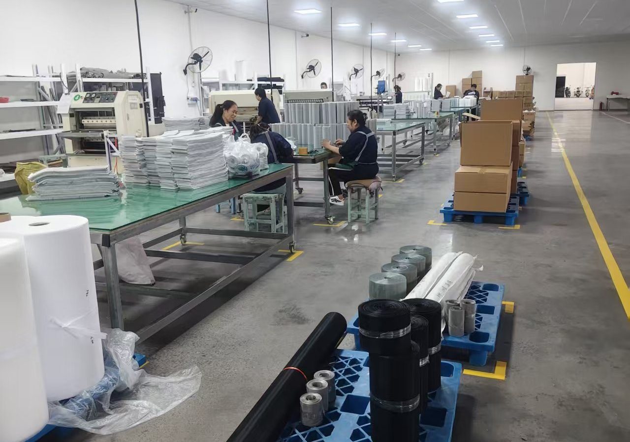 Filter production at the Xinxiang Haijie Machinery plant